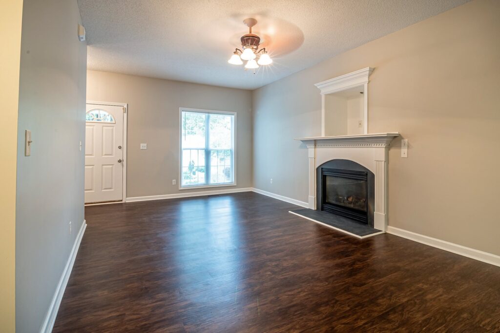 Vinyl Floor Livingroom with Fireplace